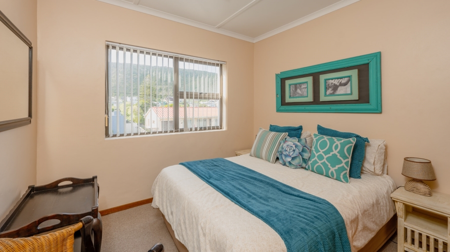 To Let 5 Bedroom Property for Rent in Agulhas Western Cape